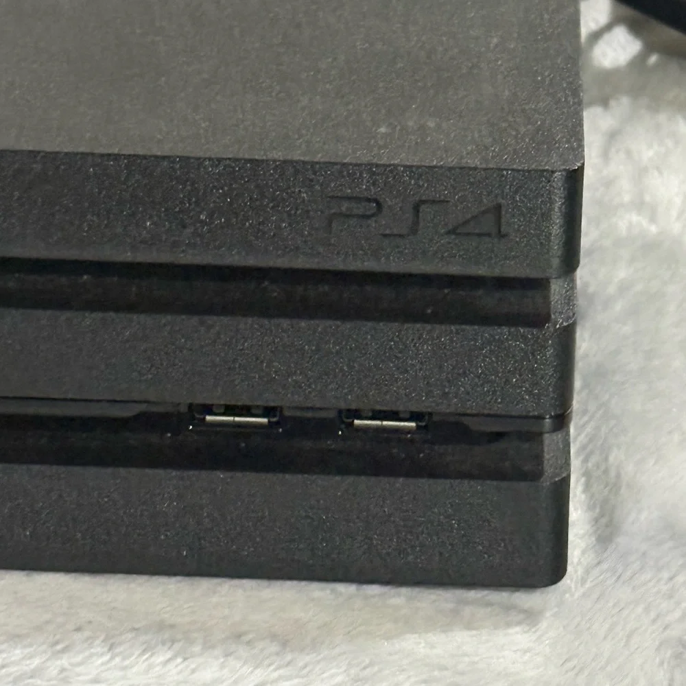 Sony PlayStation 4 1 TB Console & Dual Shock Wirless Controller, EUC